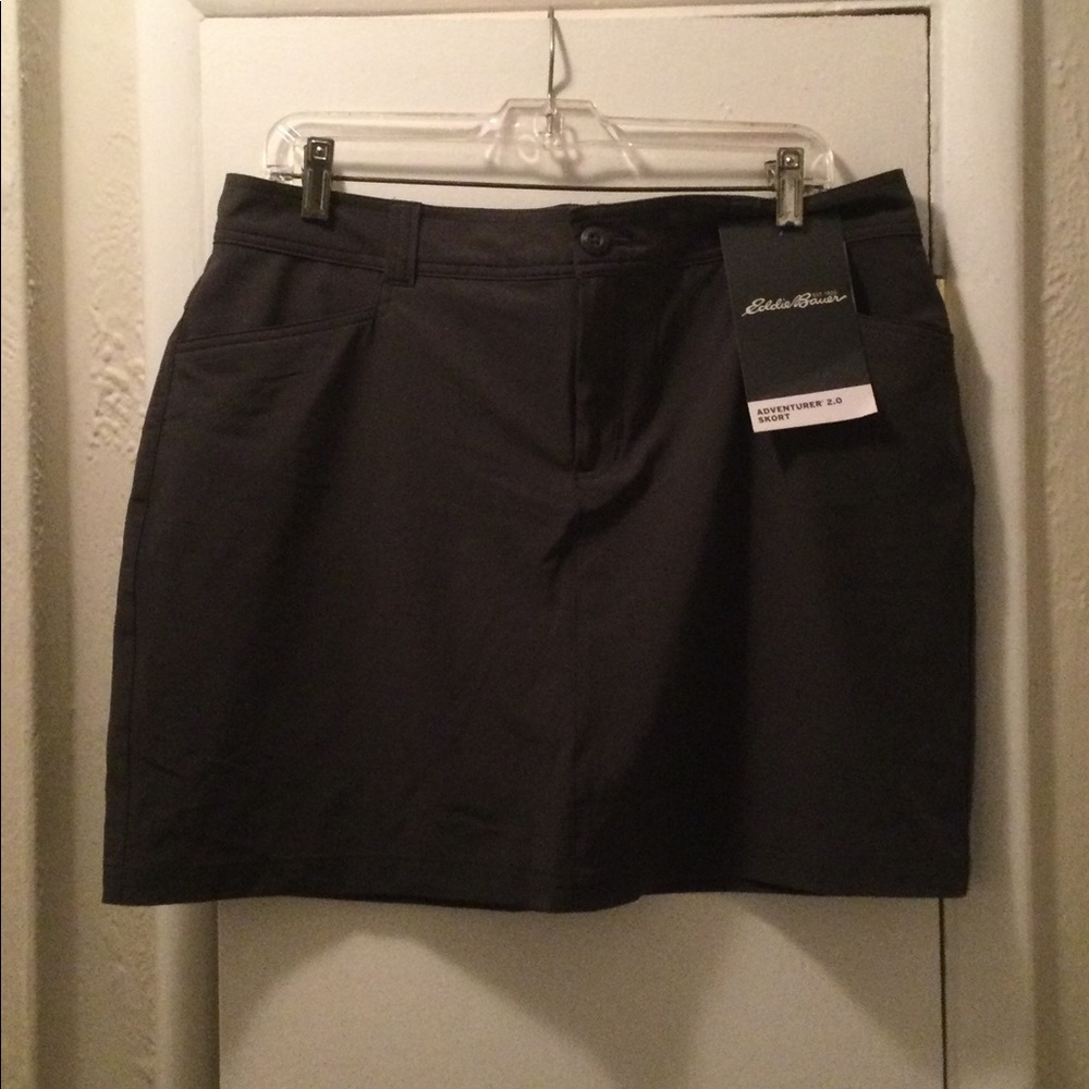 New Eddie Bauer Short Size 12